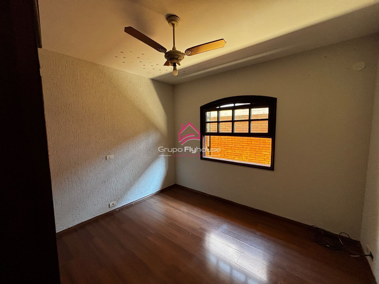 Casa para alugar com 5 quartos, 228m² - Foto 25