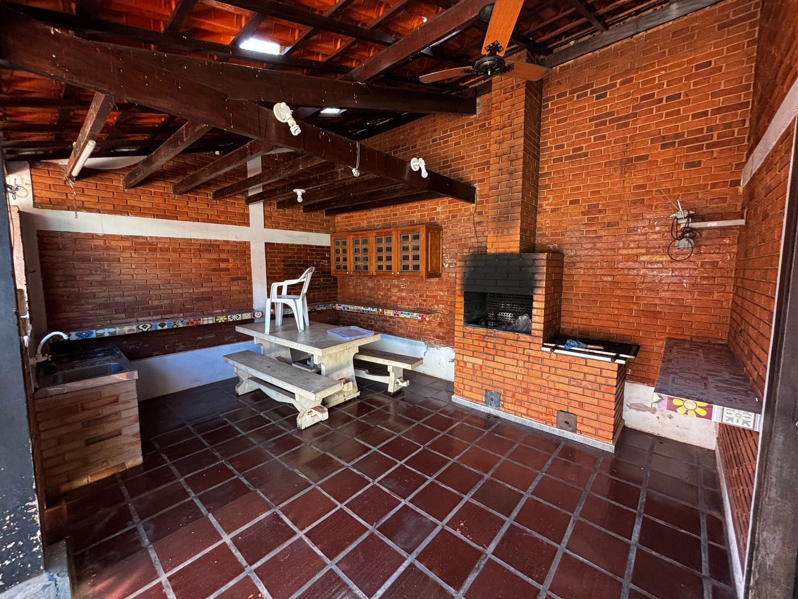 Casa para alugar com 5 quartos, 228m² - Foto 13