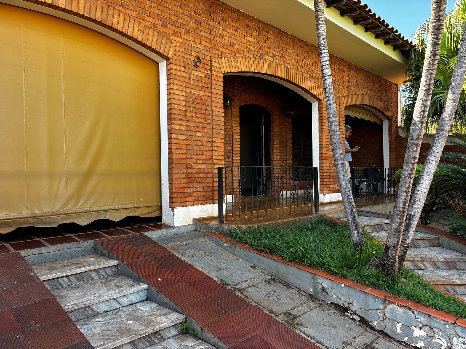 Casa para alugar com 5 quartos, 228m² - Foto 3