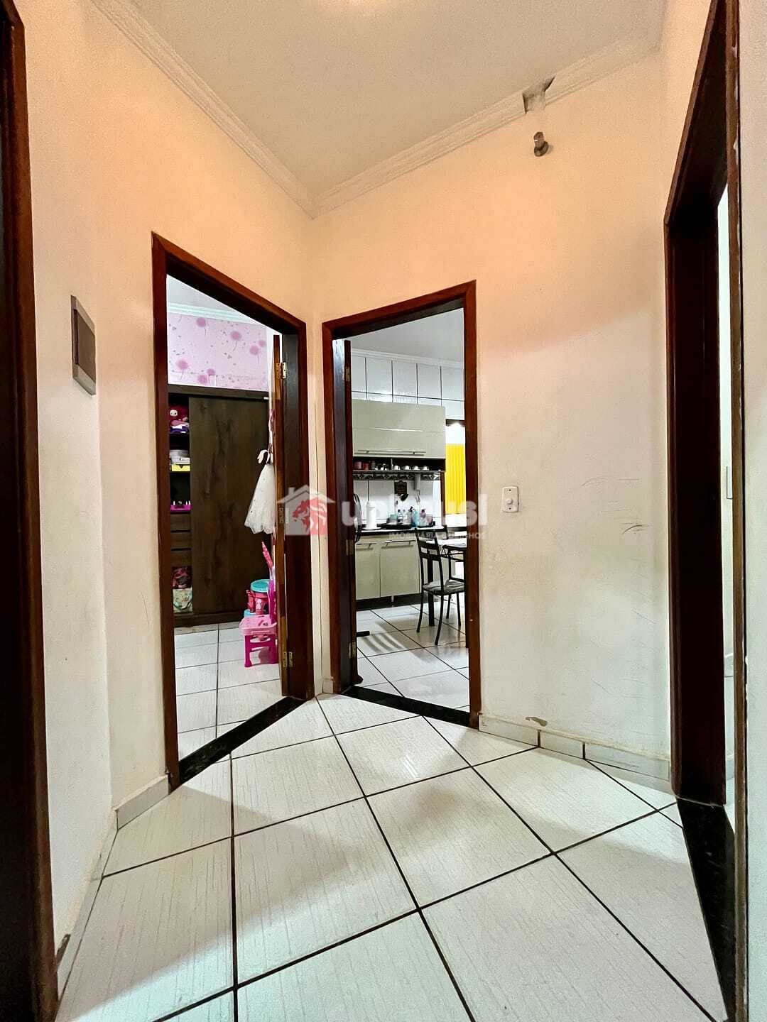 Casa à venda com 3 quartos, 250m² - Foto 9