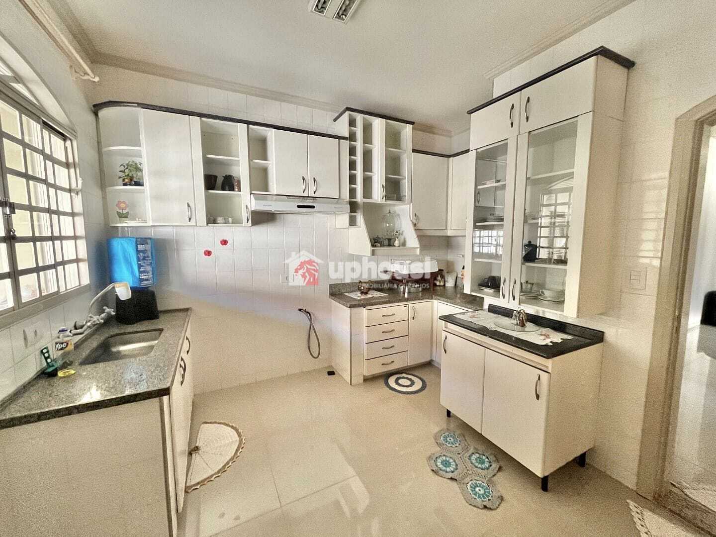 Casa à venda com 2 quartos, 274m² - Foto 9