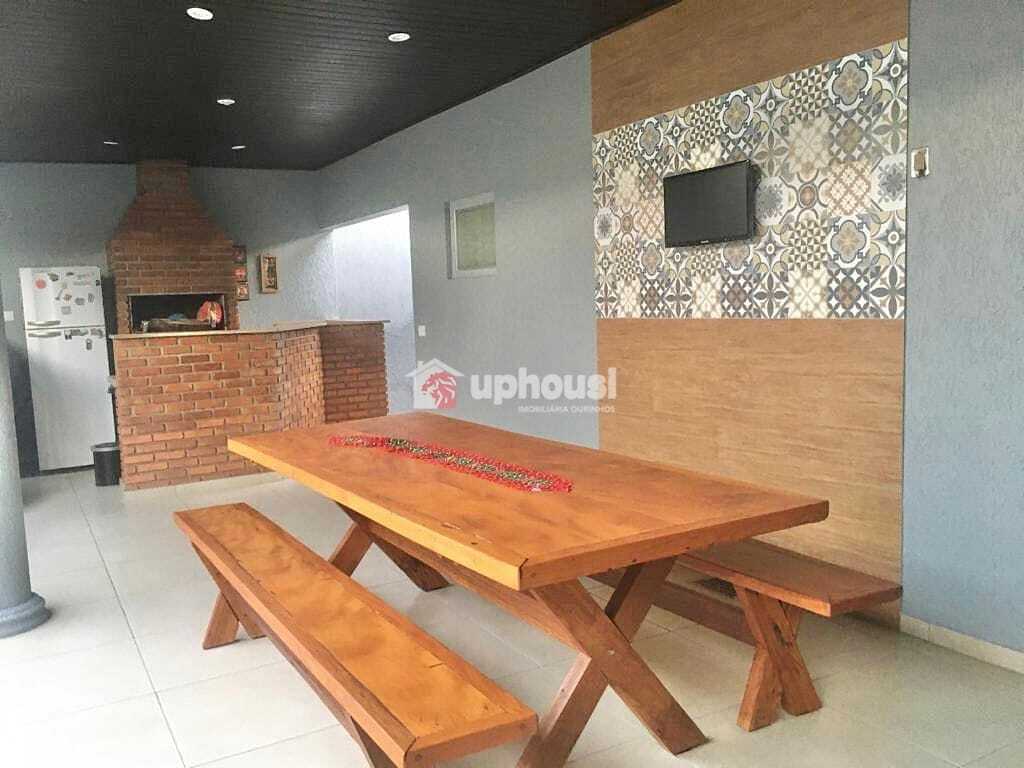 Casa à venda com 3 quartos, 225m² - Foto 1