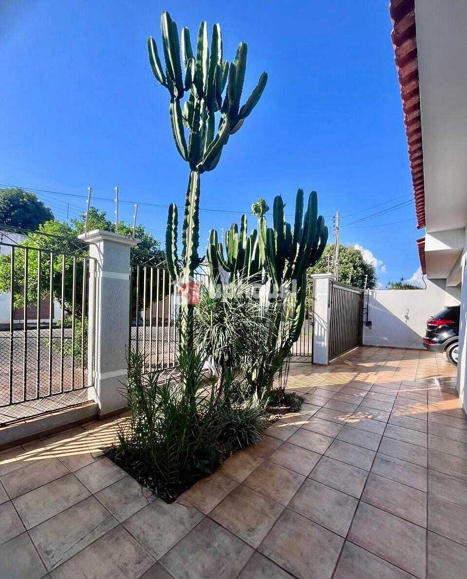 Casa à venda com 3 quartos, 159m² - Foto 2