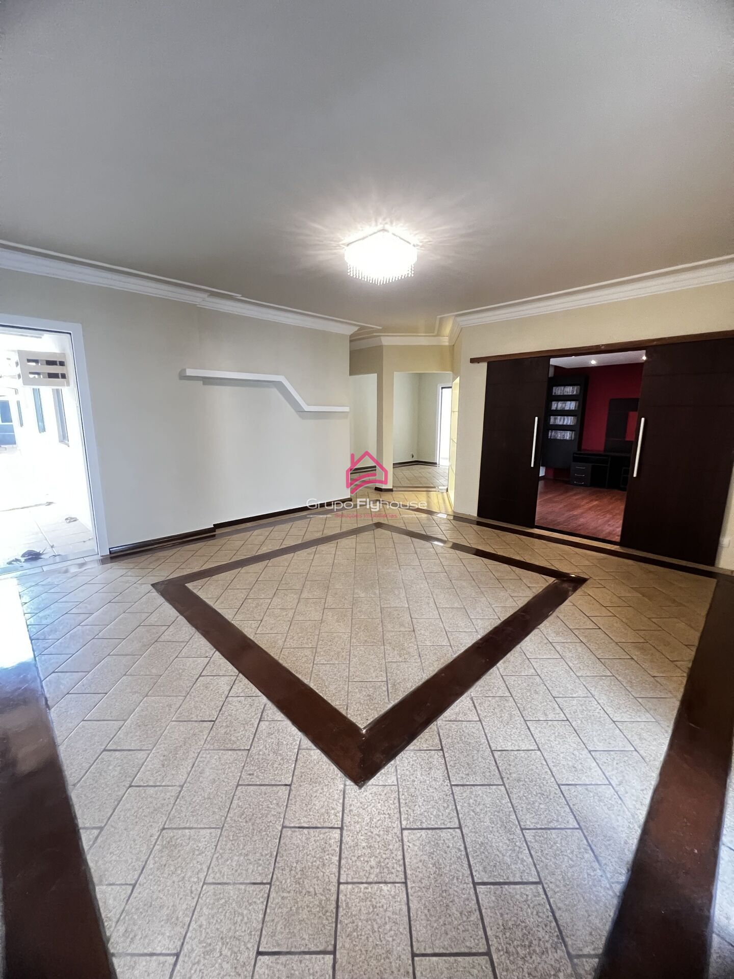 Casa à venda com 4 quartos, 283m² - Foto 3