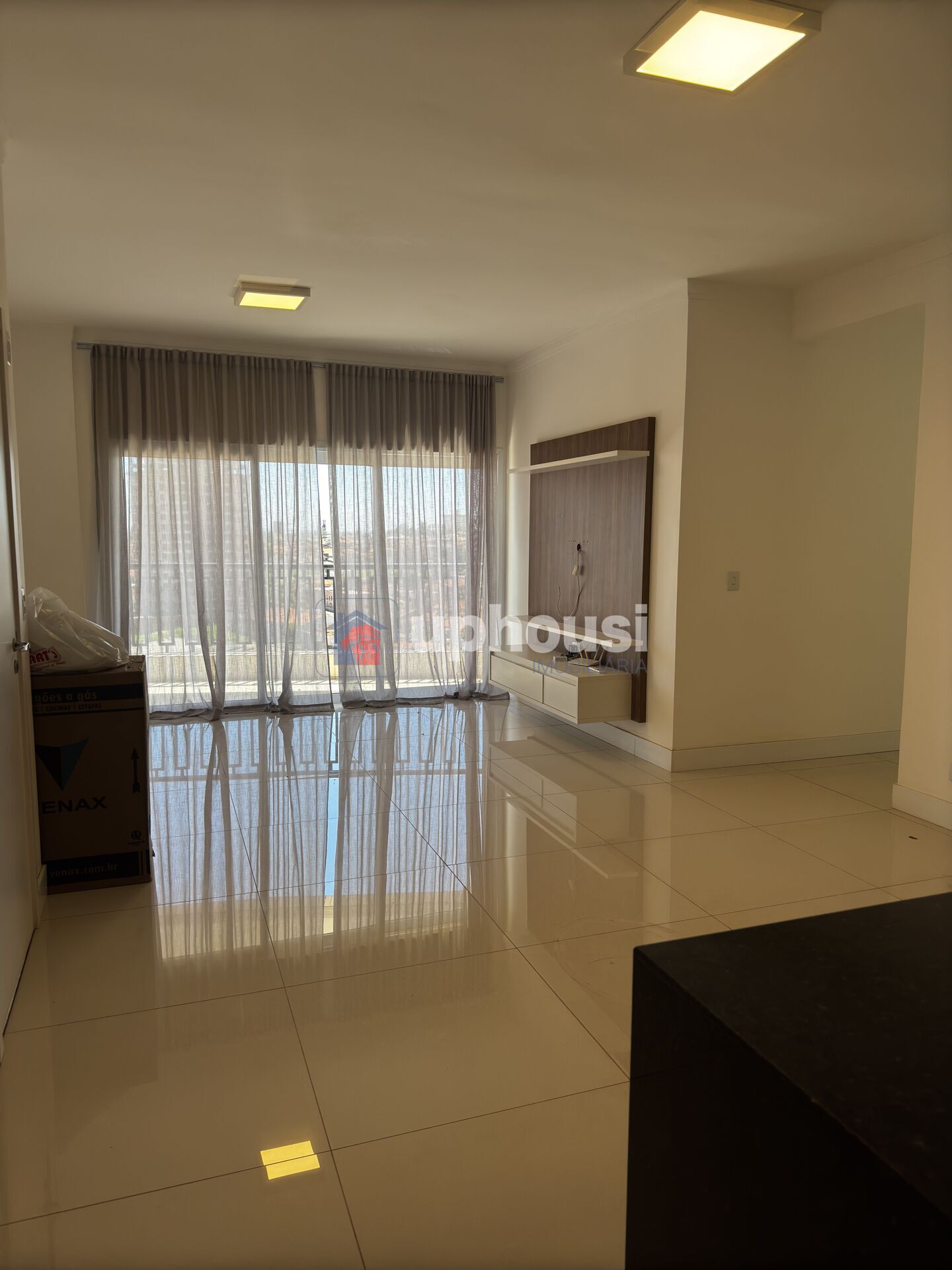 Apartamento para alugar com 3 quartos, 116m² - Foto 2