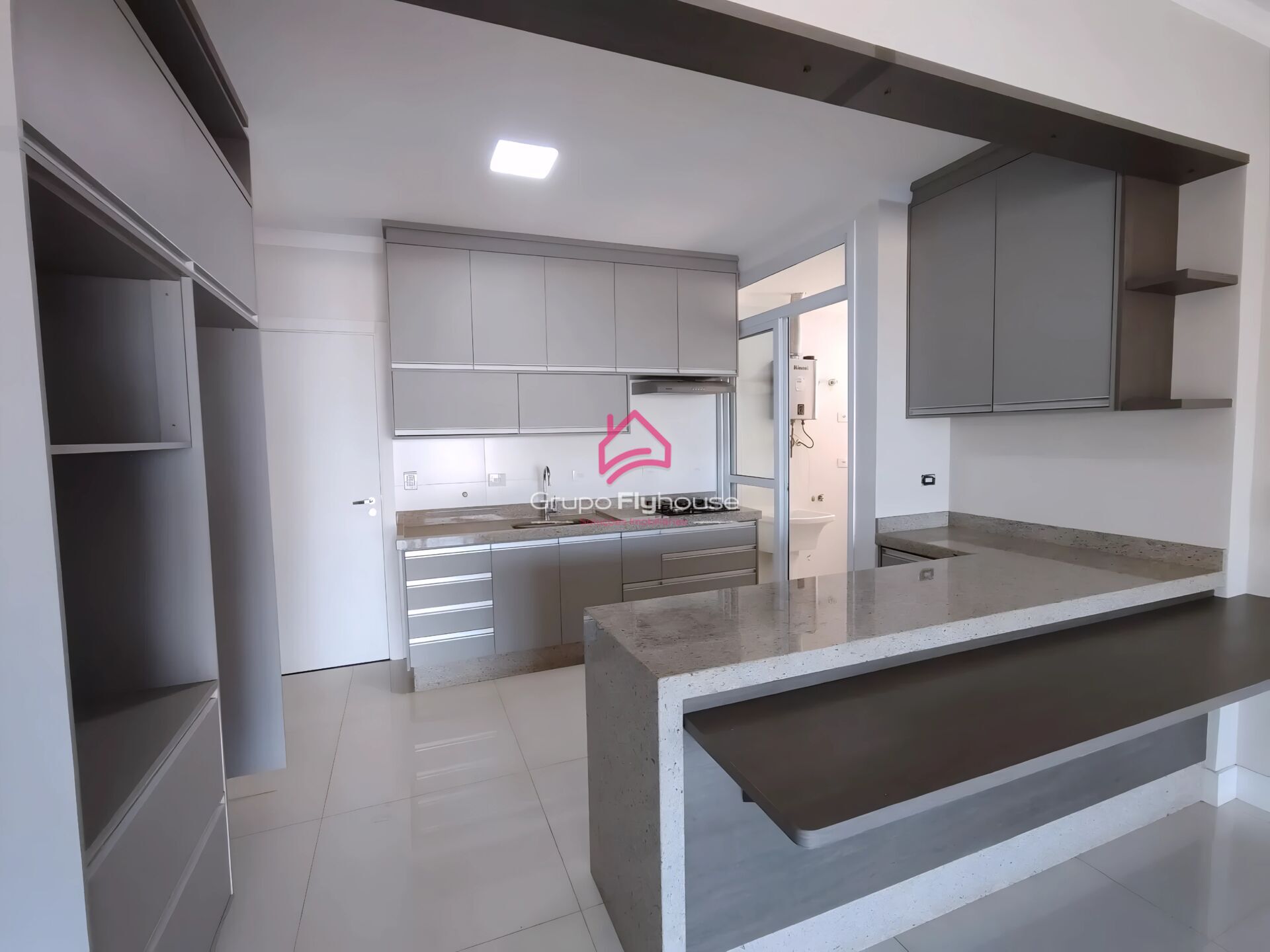 Apartamento à venda com 3 quartos, 116m² - Foto 1