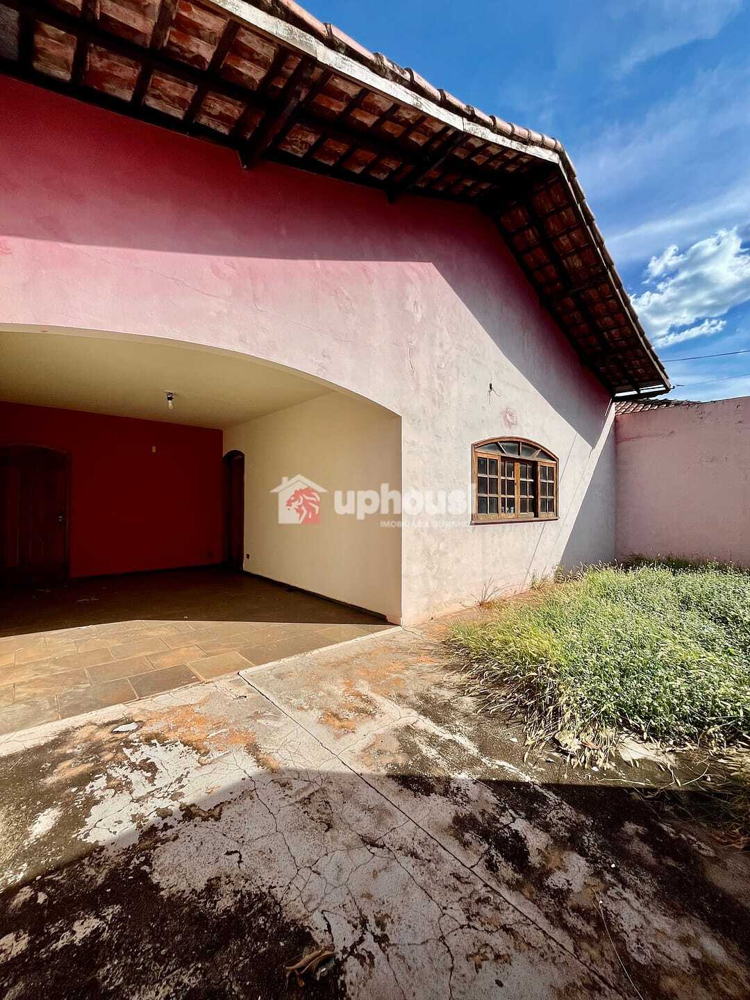 Casa à venda com 3 quartos, 145m² - Foto 1