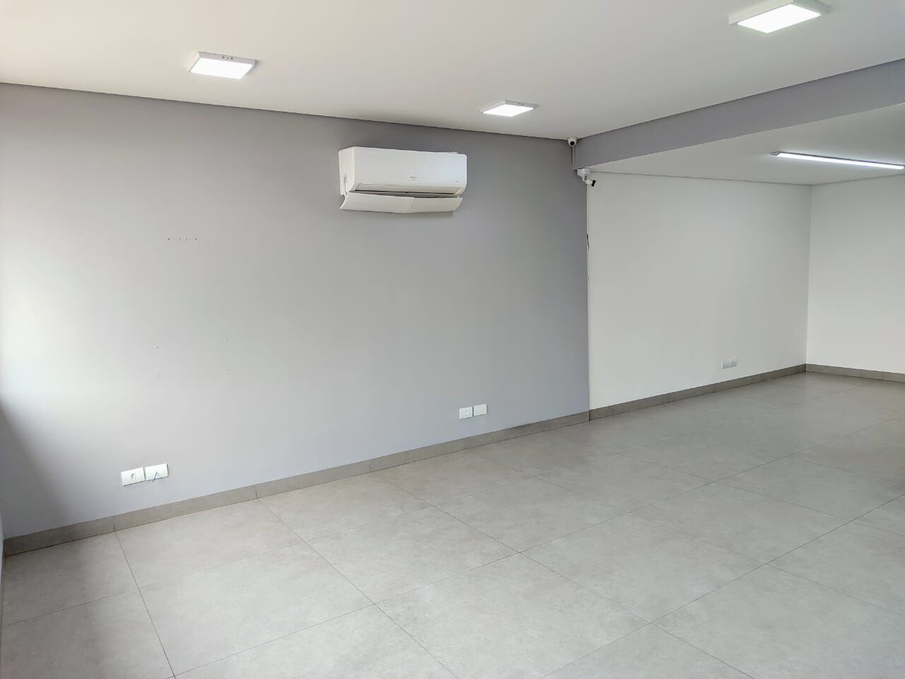 Prédio Inteiro para alugar, 45m² - Foto 1