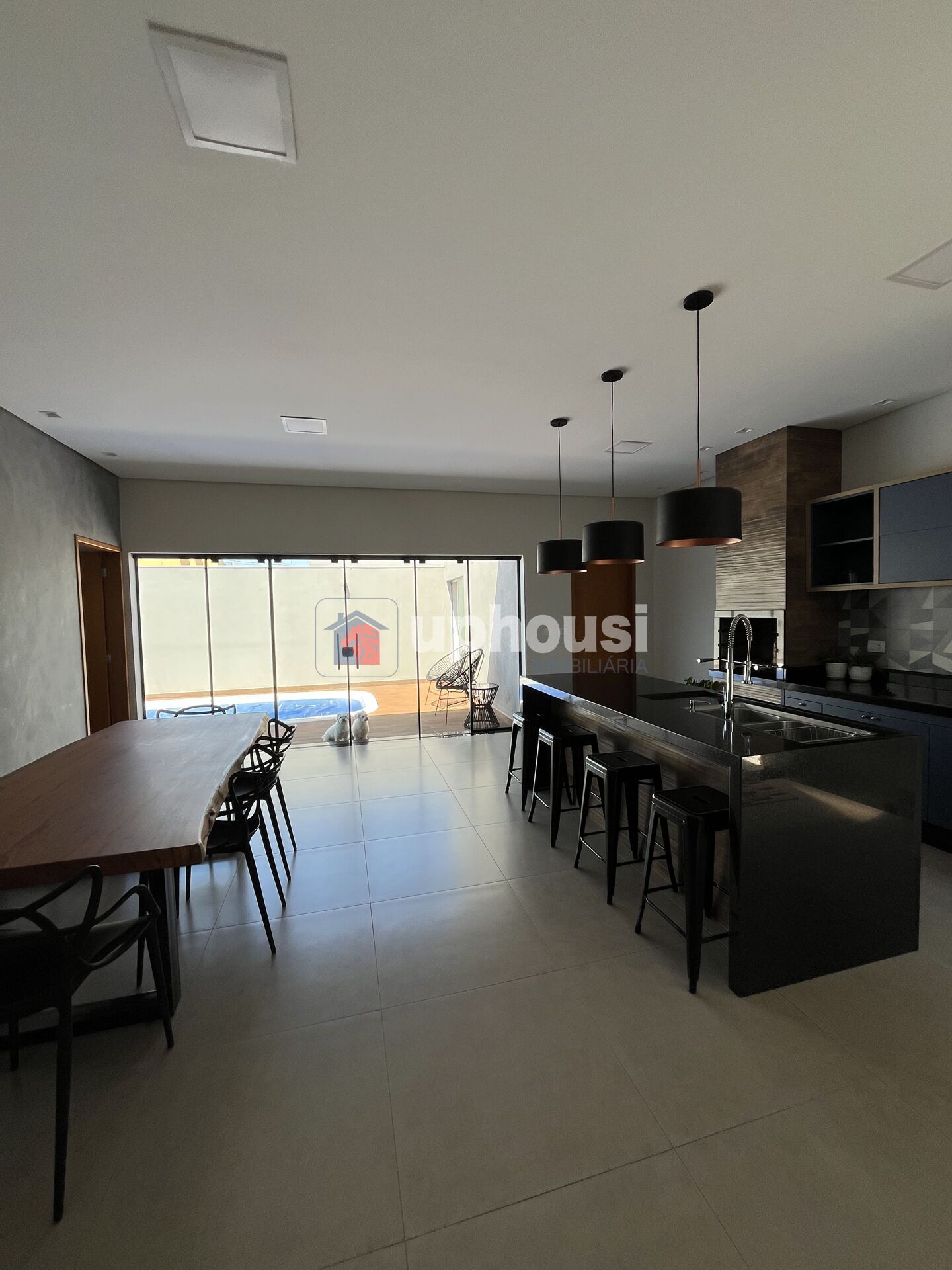 Casa à venda com 2 quartos, 174m² - Foto 3