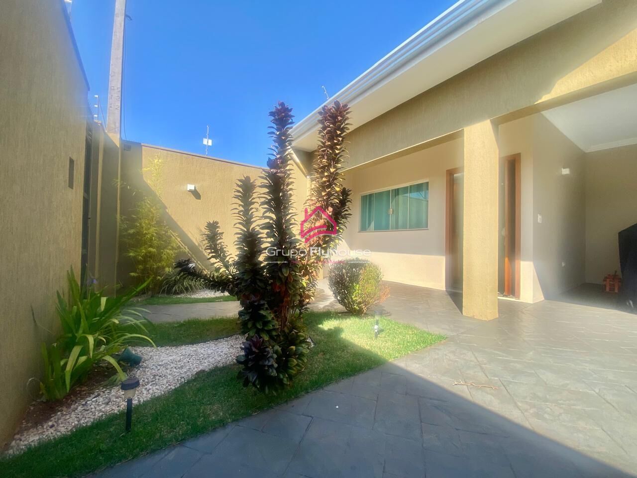 Casa à venda com 3 quartos, 141m² - Foto 2