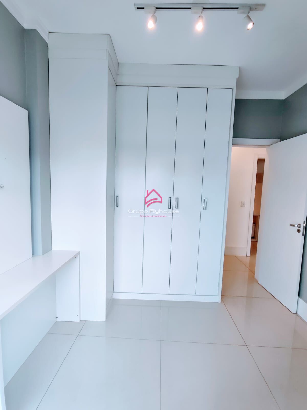Apartamento para alugar com 3 quartos, 106m² - Foto 17