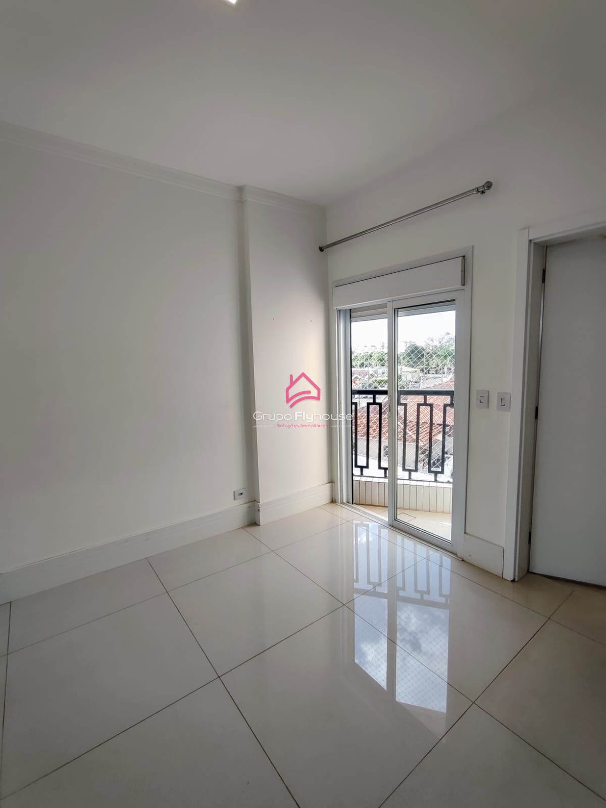 Apartamento para alugar com 3 quartos, 106m² - Foto 13