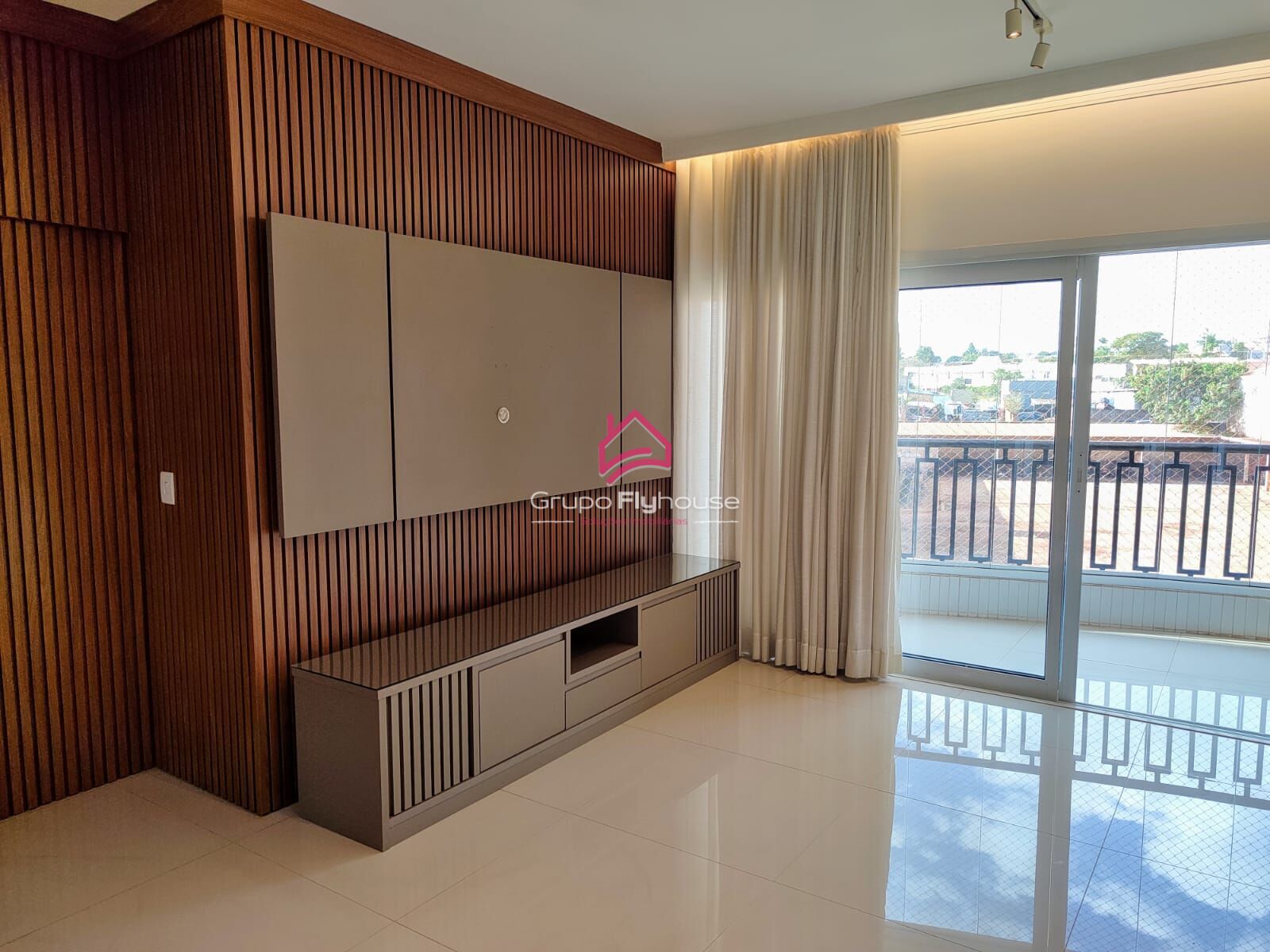 Apartamento para alugar com 3 quartos, 106m² - Foto 1