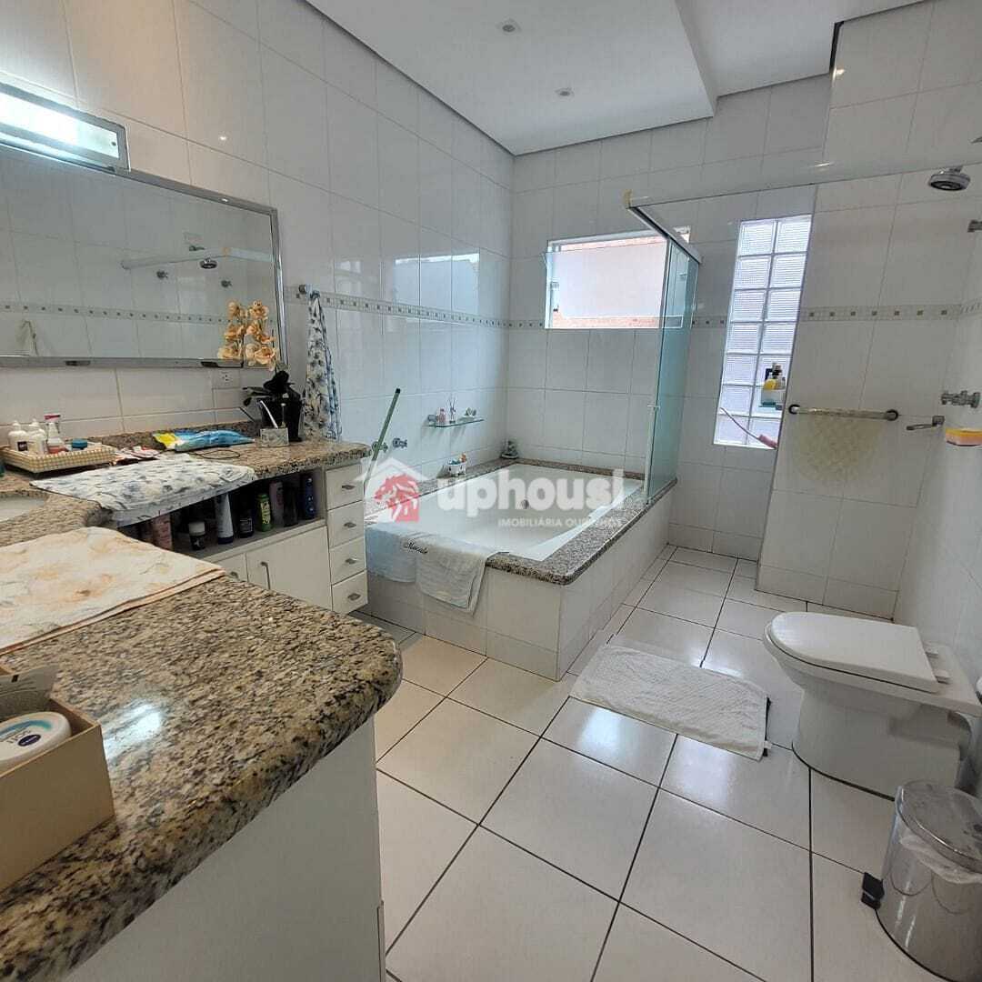 Casa à venda com 3 quartos, 340m² - Foto 8