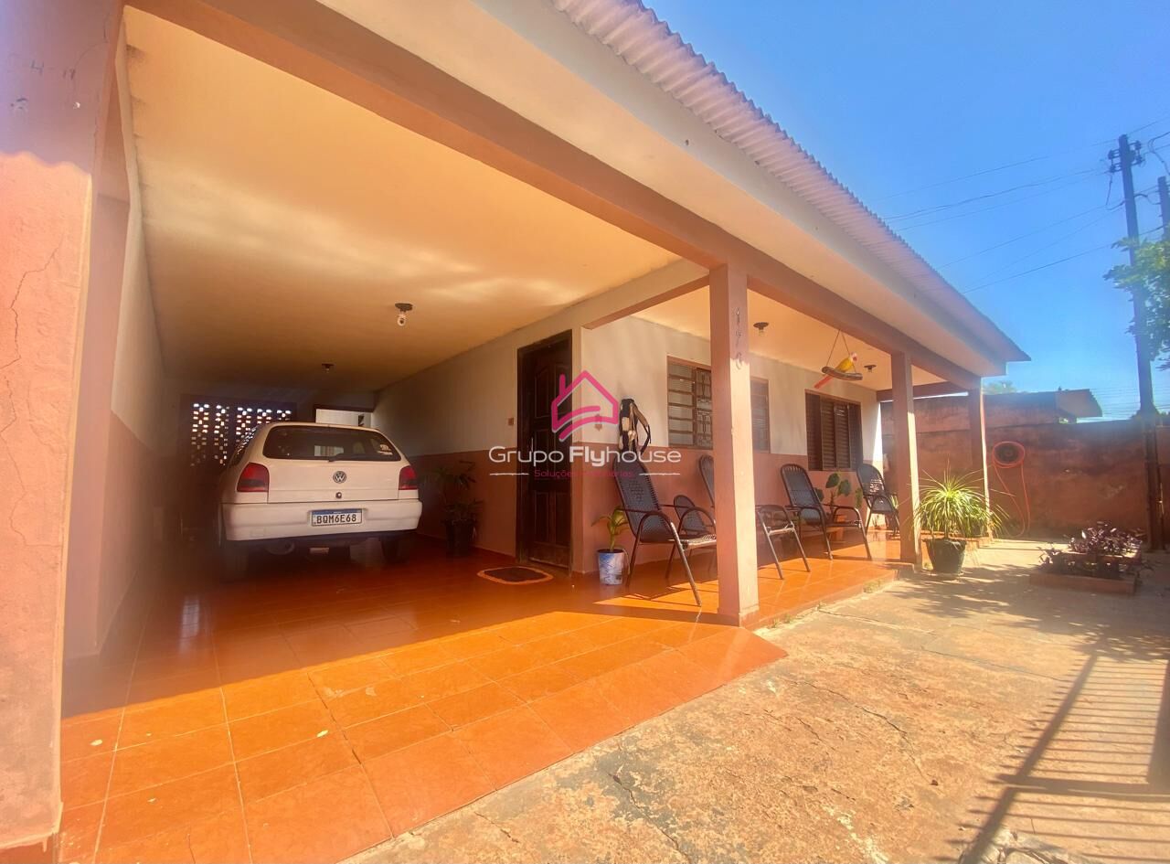 Casa à venda com 3 quartos, 210m² - Foto 2
