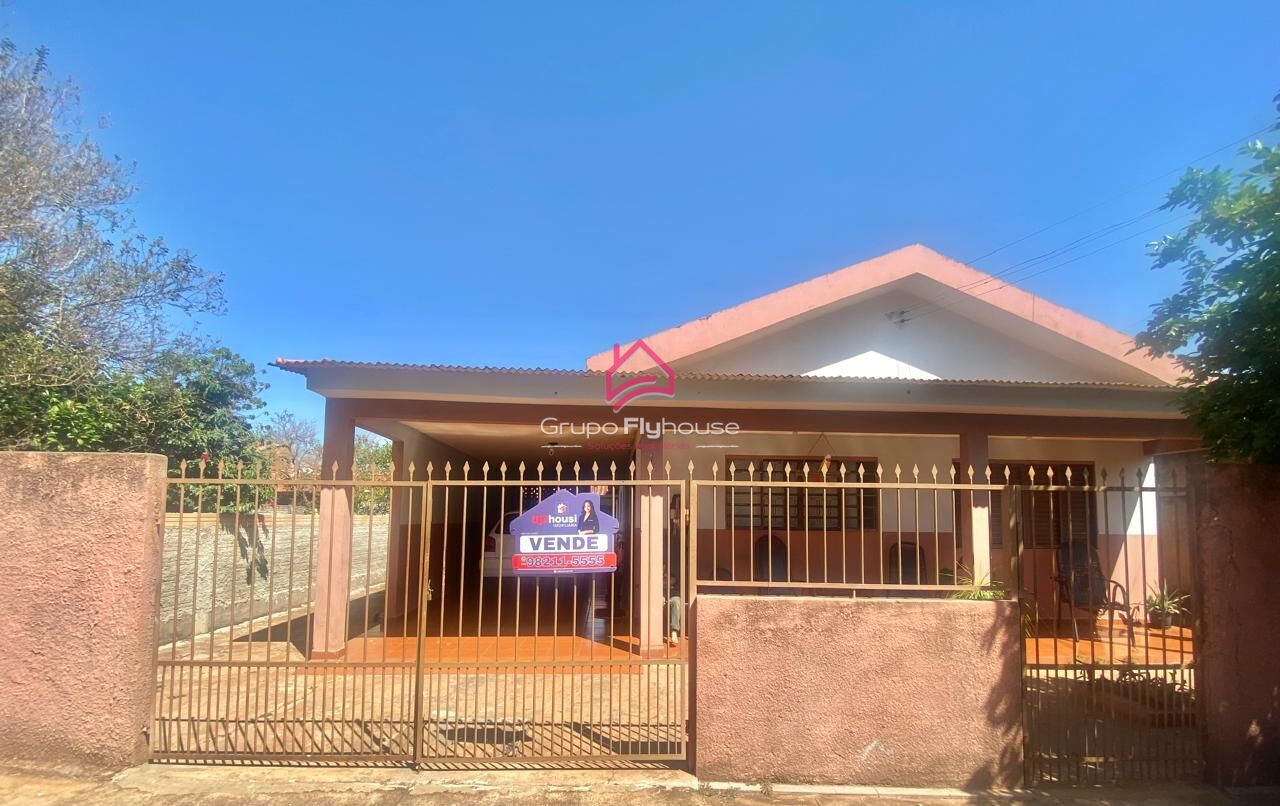 Casa à venda com 3 quartos, 210m² - Foto 1