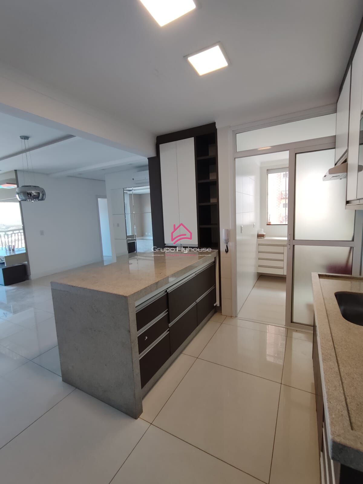 Apartamento para alugar com 2 quartos, 116m² - Foto 6