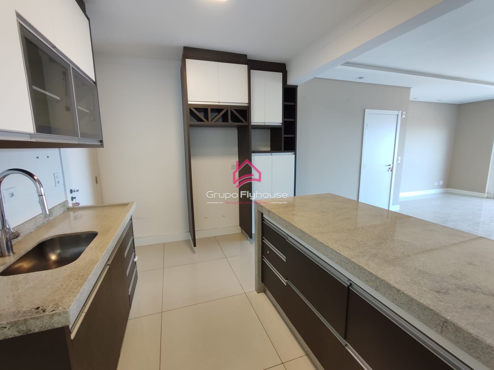 Apartamento para alugar com 2 quartos, 116m² - Foto 5