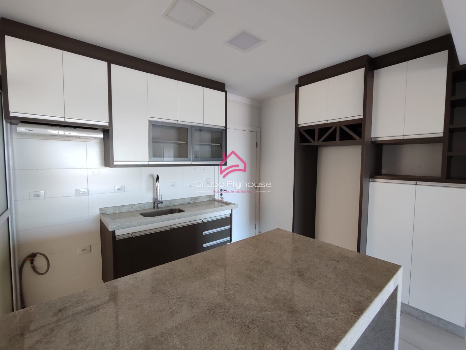 Apartamento para alugar com 2 quartos, 116m² - Foto 4