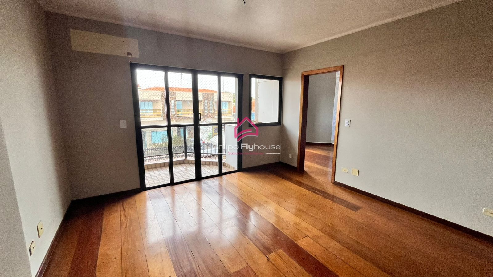 Apartamento para alugar com 3 quartos, 143m² - Foto 3
