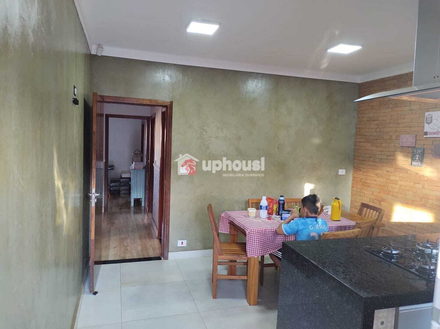 Casa à venda com 3 quartos, 200m² - Foto 2