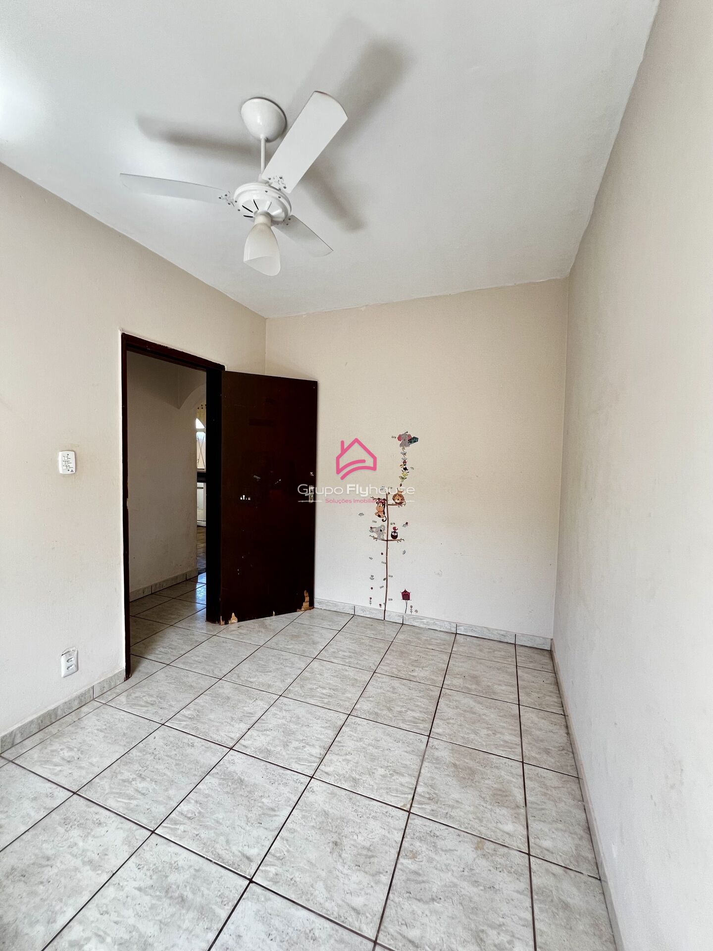 Casa à venda com 2 quartos, 70m² - Foto 10