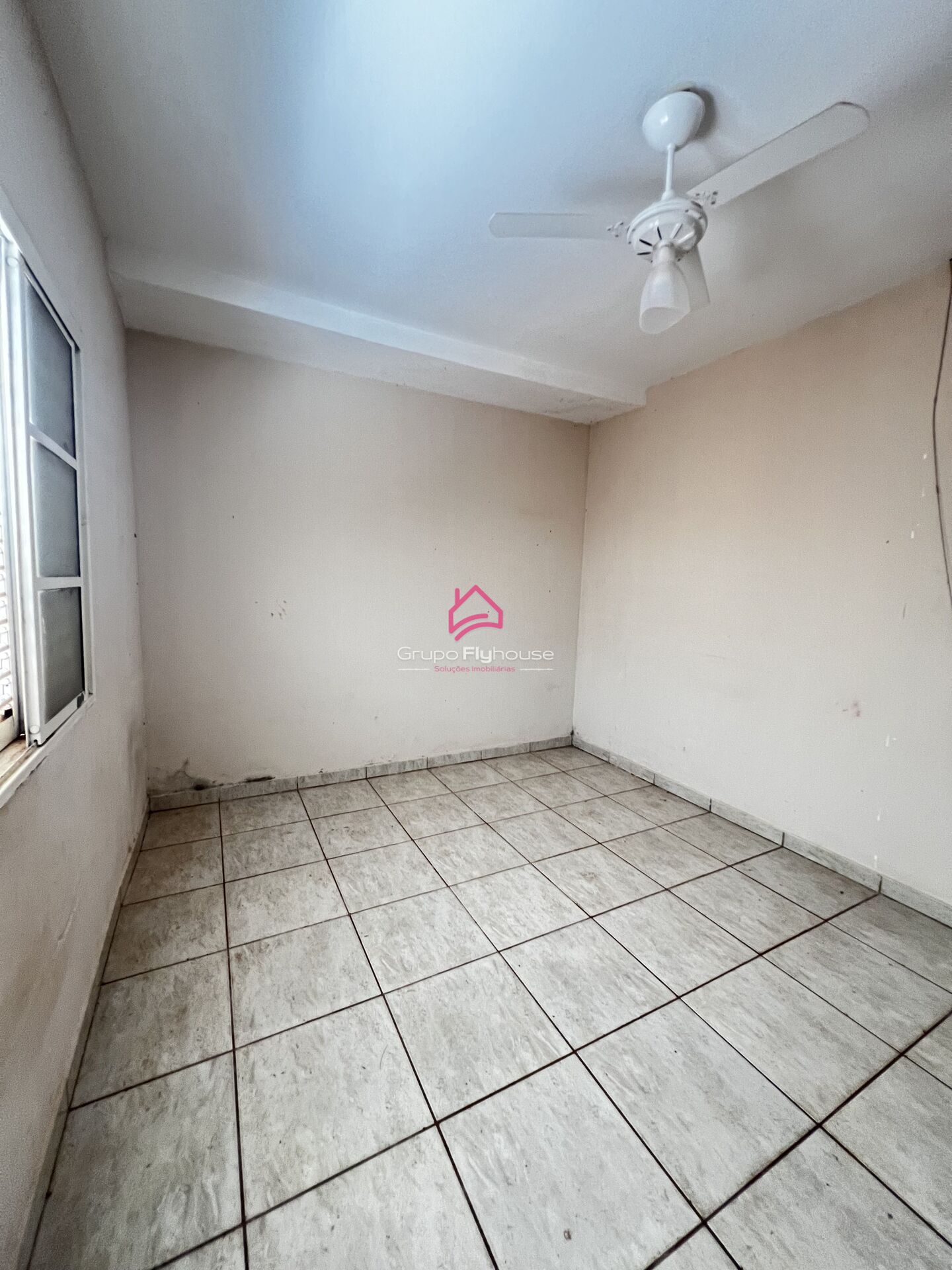 Casa à venda com 2 quartos, 70m² - Foto 9