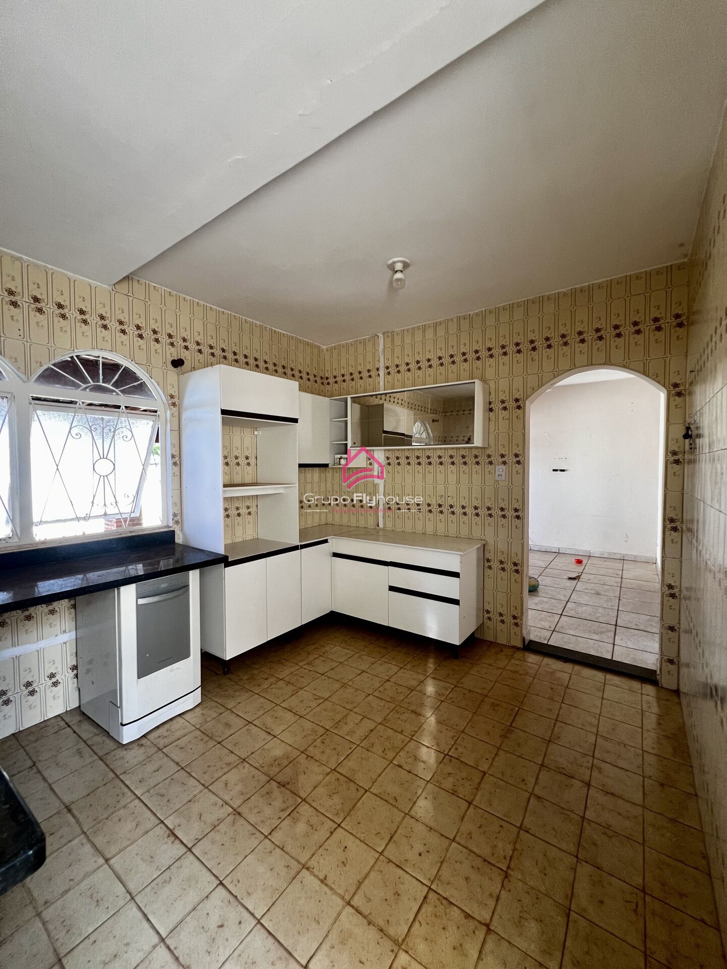 Casa à venda com 2 quartos, 70m² - Foto 3