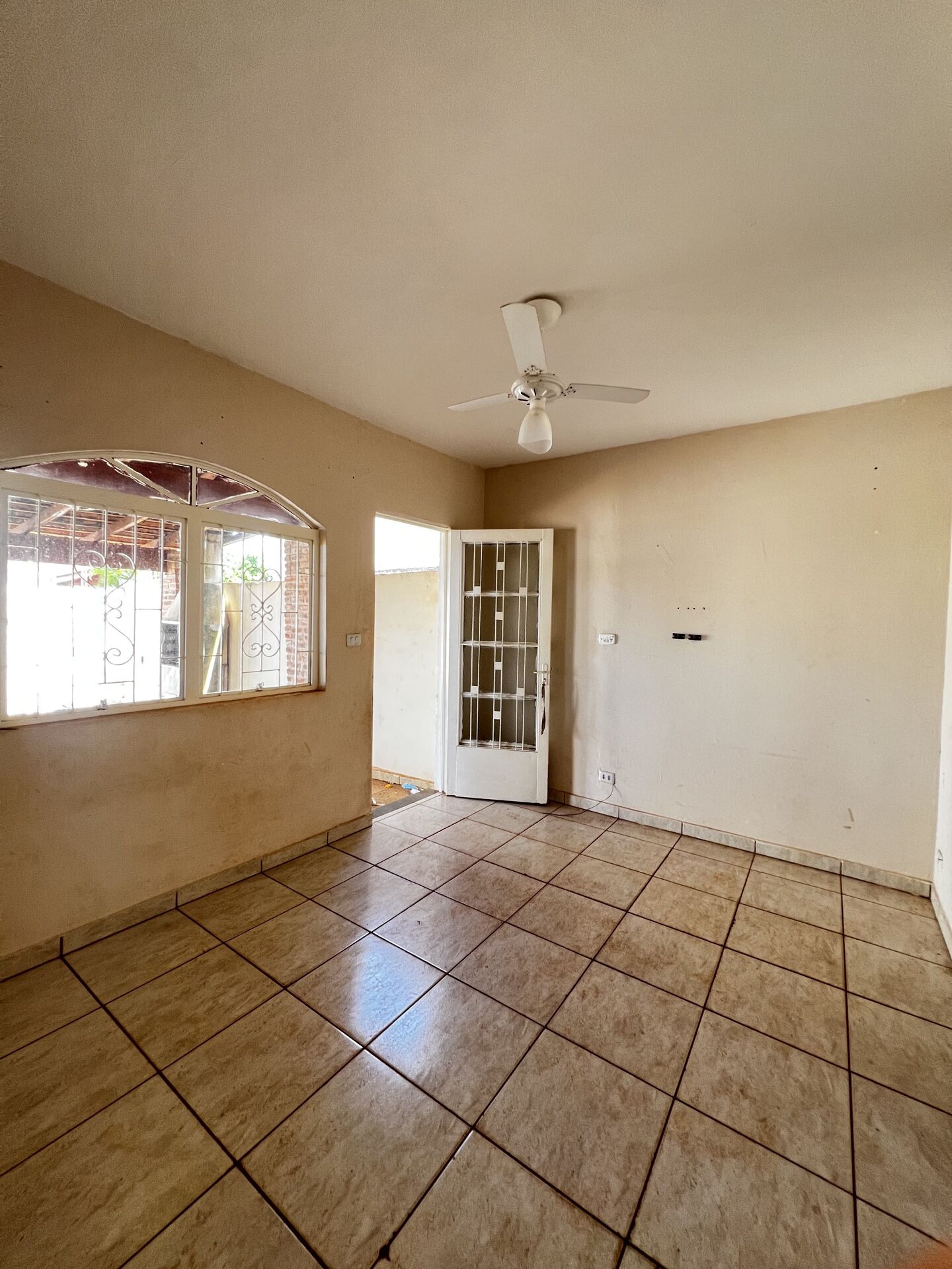 Casa à venda com 2 quartos, 70m² - Foto 5