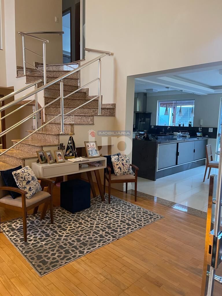 Casa à venda com 3 quartos, 298m² - Foto 3