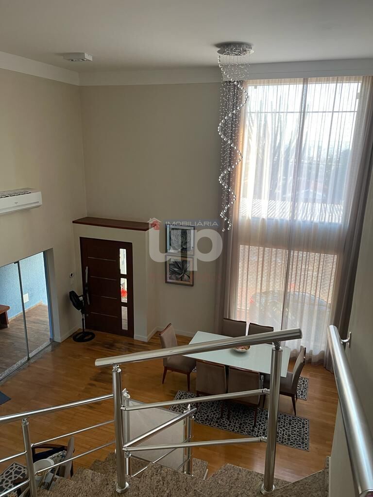 Casa à venda com 3 quartos, 298m² - Foto 2