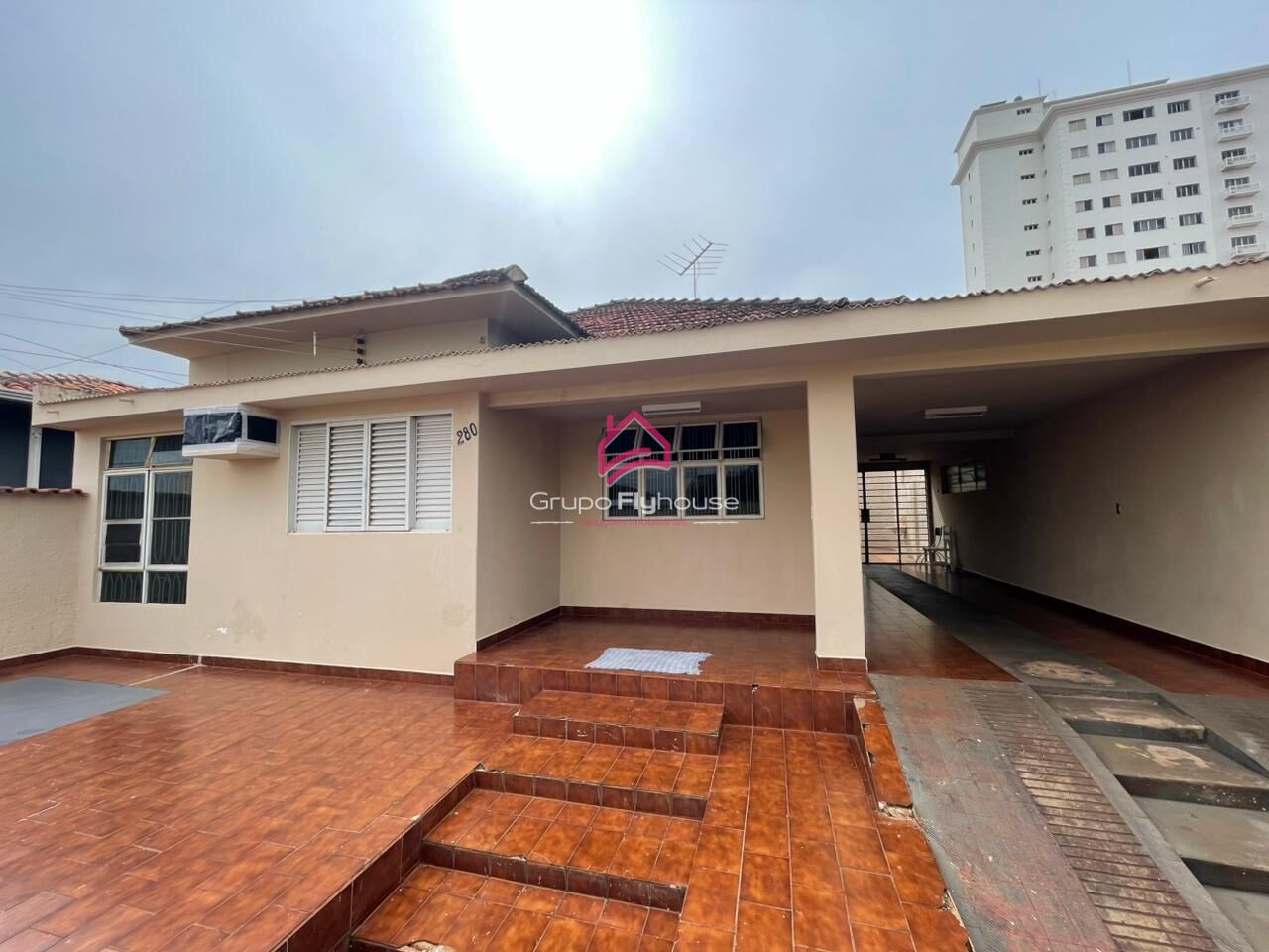 Casa para alugar com 3 quartos - Foto 1