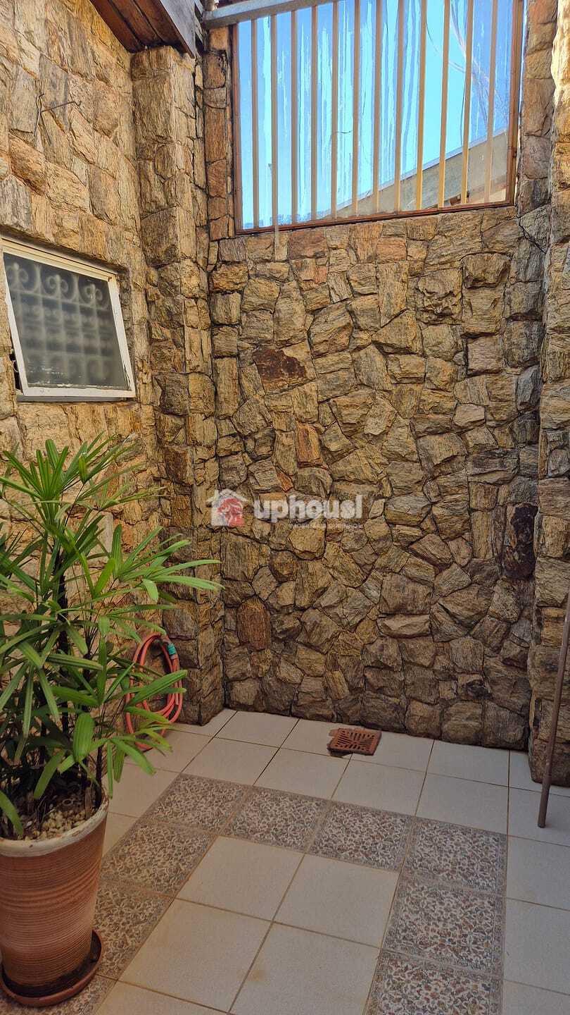 Casa à venda com 3 quartos, 240m² - Foto 11