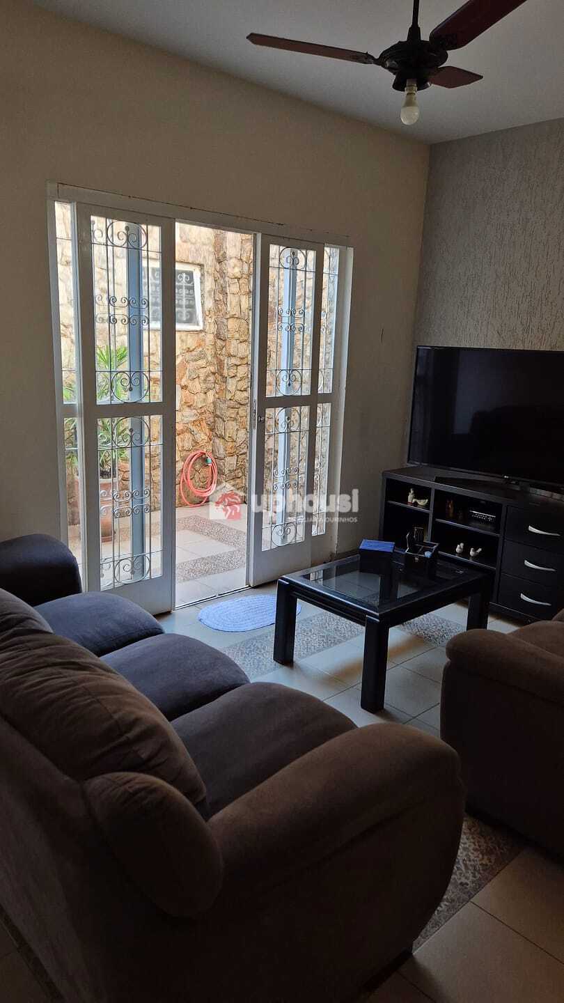 Casa à venda com 3 quartos, 240m² - Foto 10