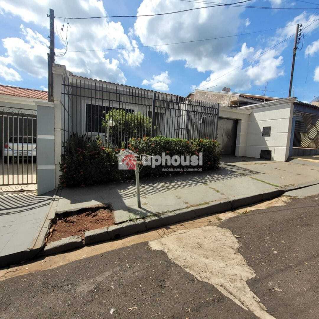 Casa à venda com 6 quartos, 245m² - Foto 1