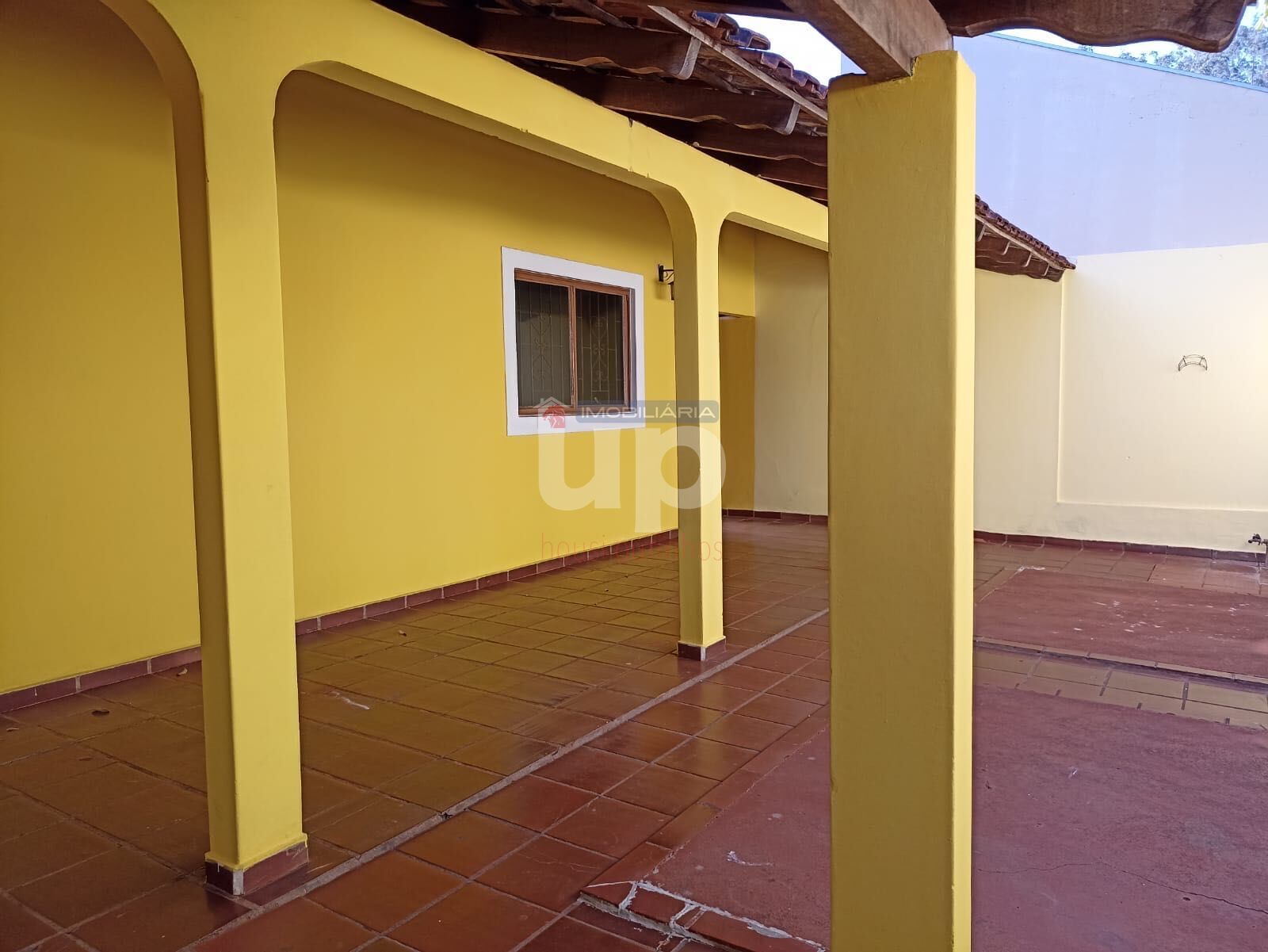 Casa à venda com 3 quartos, 10m² - Foto 2