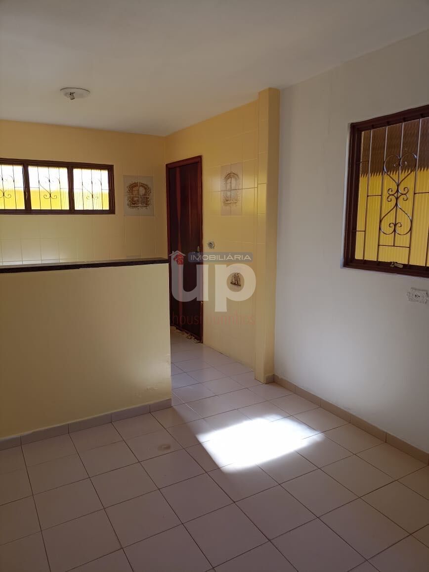 Casa à venda com 3 quartos, 10m² - Foto 4