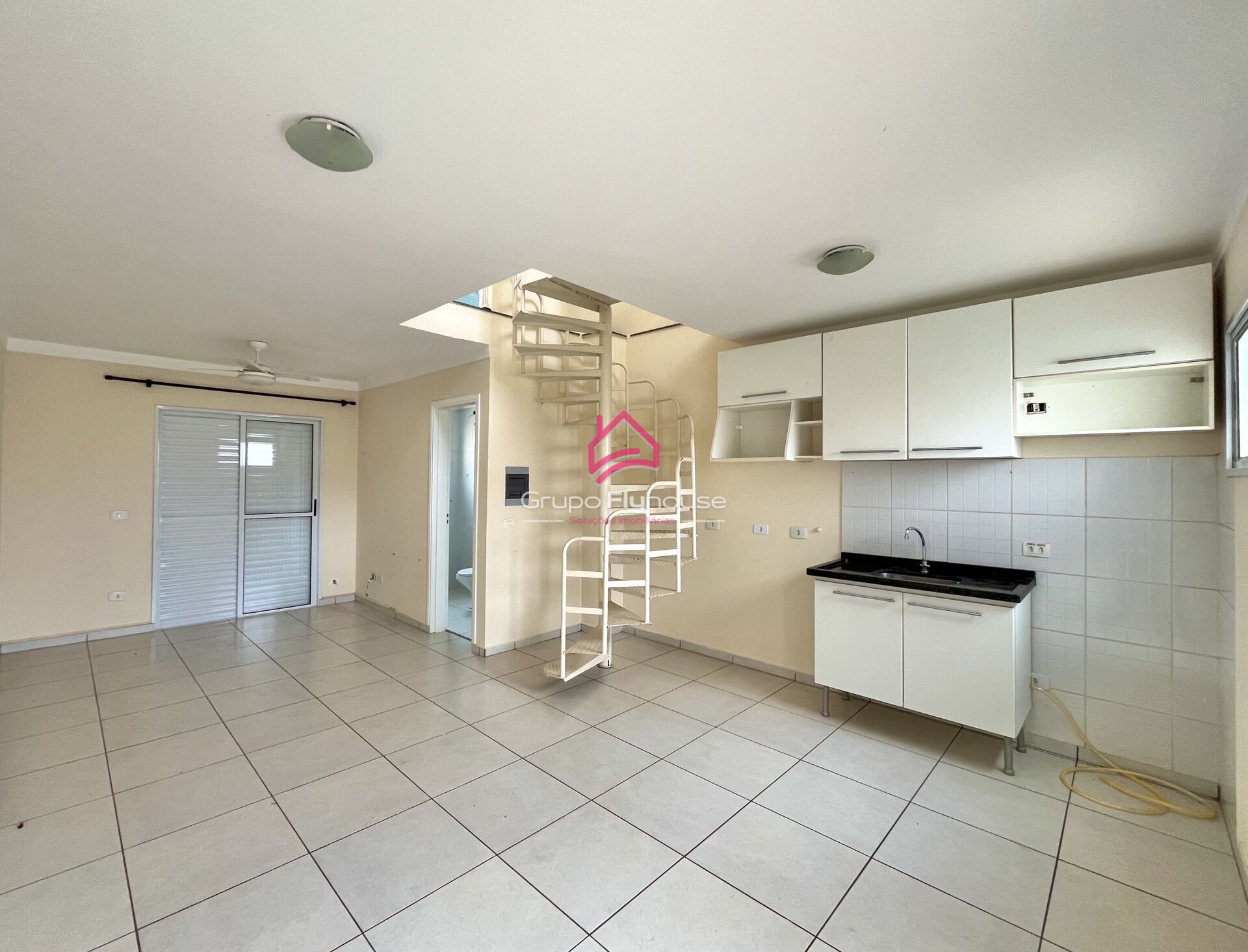 Casa à venda com 1 quarto, 79m² - Foto 1