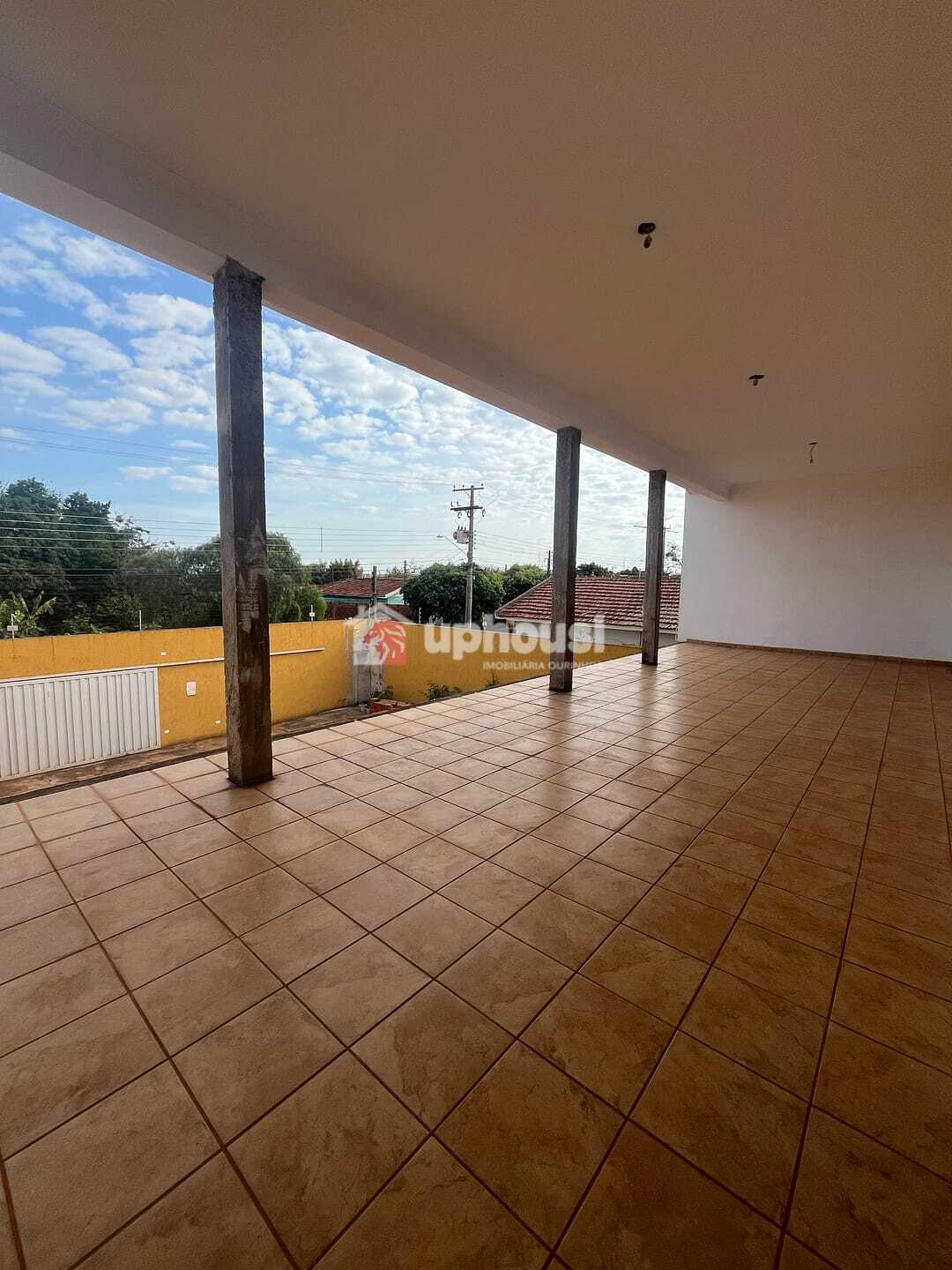 Casa à venda com 5 quartos, 180m² - Foto 4