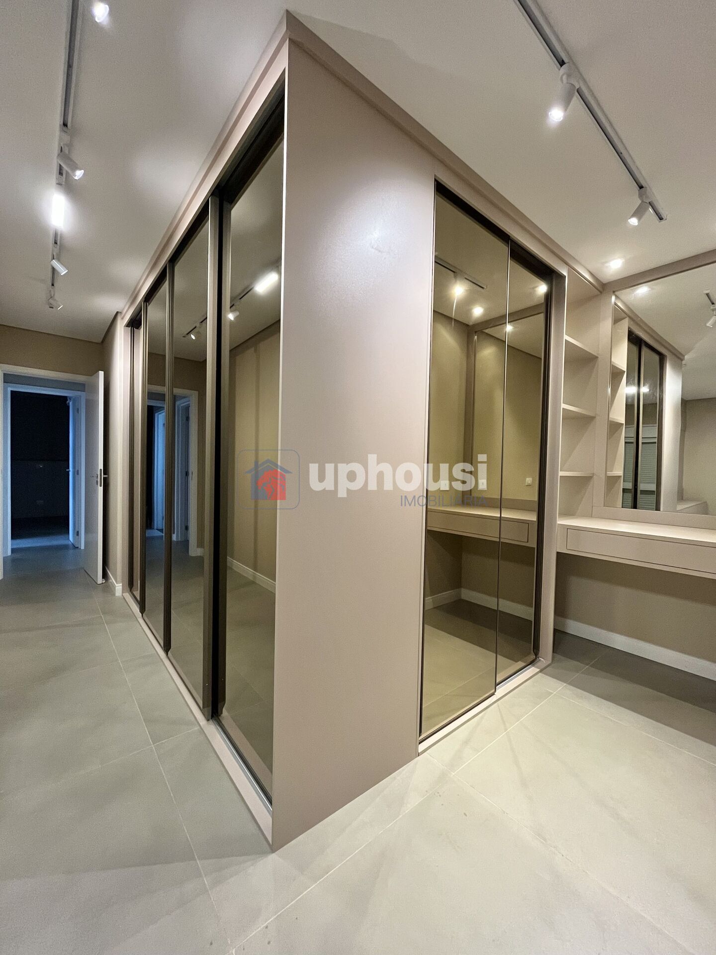 Apartamento para alugar com 3 quartos, 134m² - Foto 11