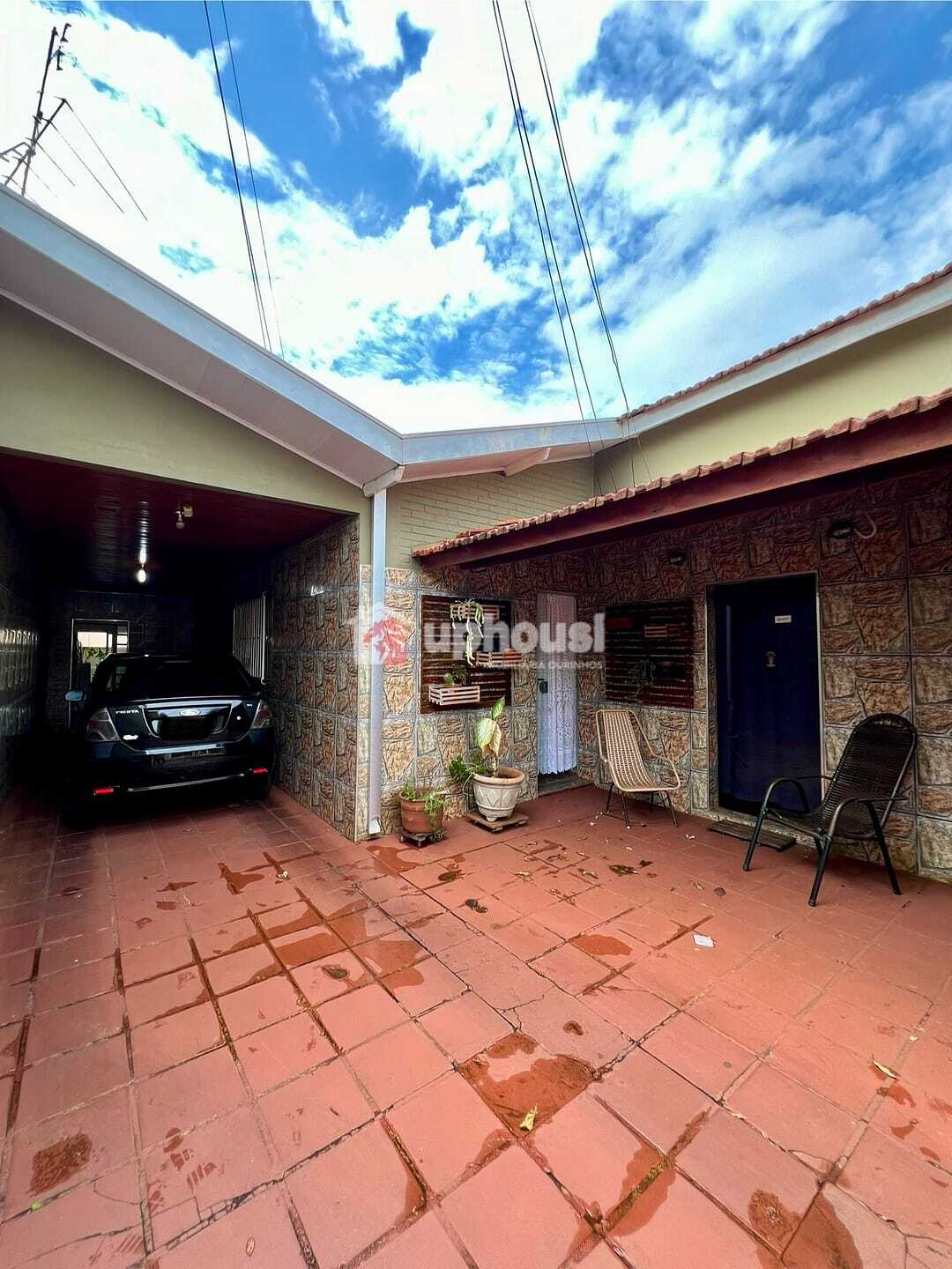 Casa à venda com 4 quartos, 180m² - Foto 1