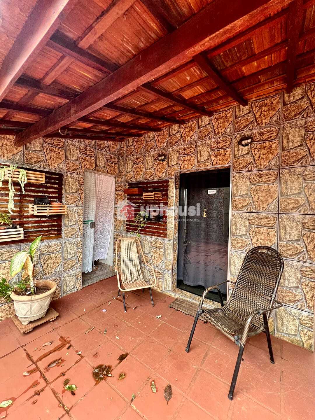 Casa à venda com 4 quartos, 180m² - Foto 2