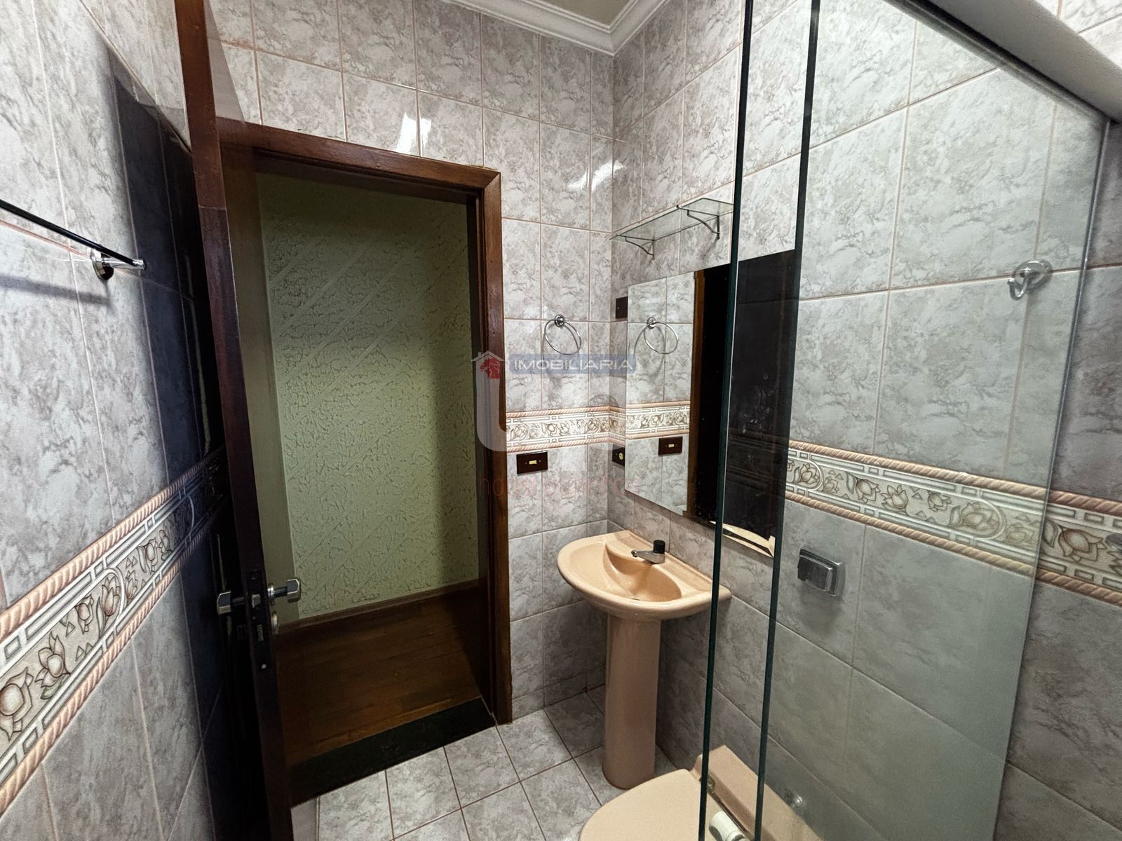 Casa para alugar com 2 quartos, 156m² - Foto 8