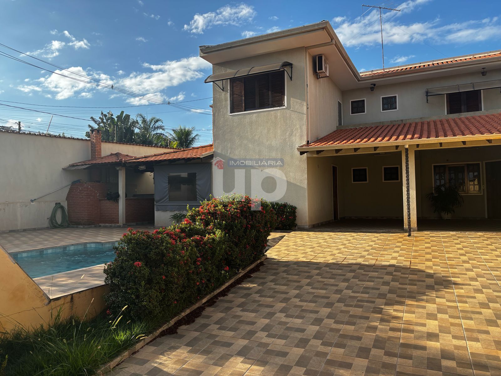 Casa para alugar com 2 quartos, 156m² - Foto 2