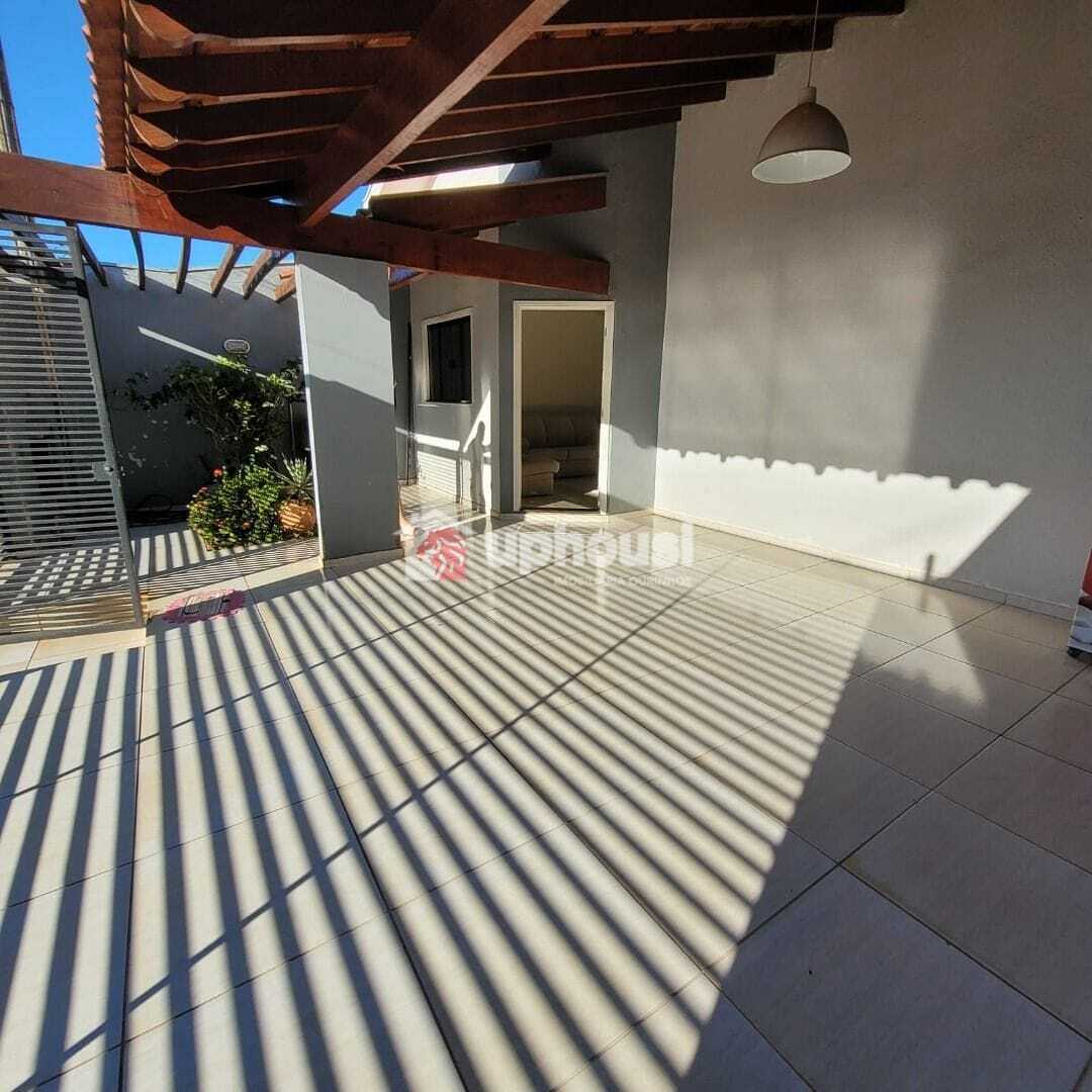 Casa à venda com 2 quartos, 150m² - Foto 3