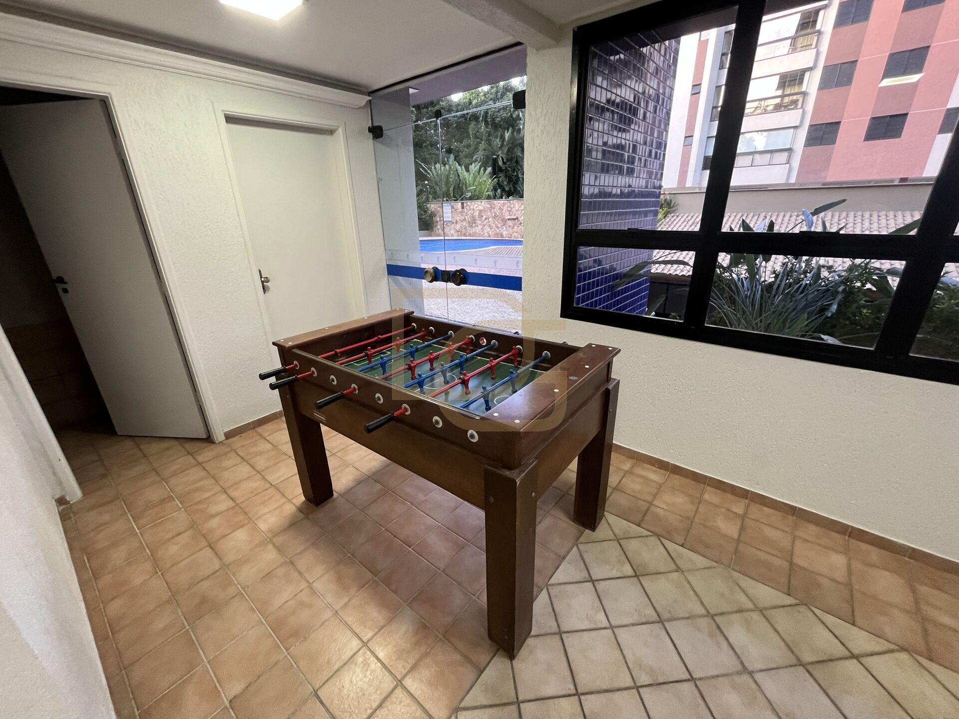 Apartamento à venda com 2 quartos, 67m² - Foto 11
