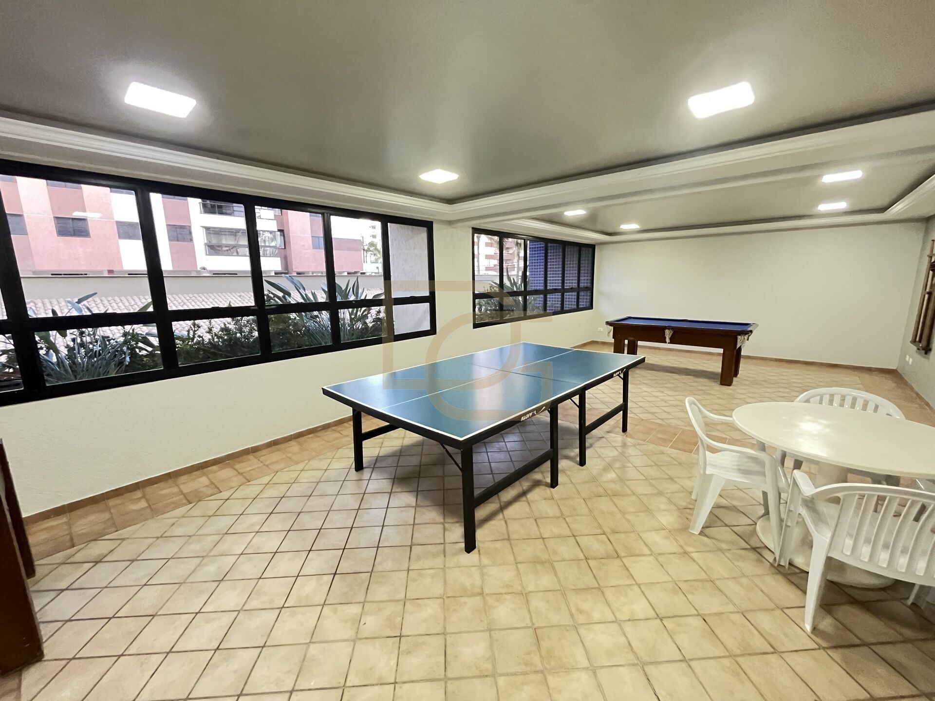 Apartamento à venda com 2 quartos, 67m² - Foto 10
