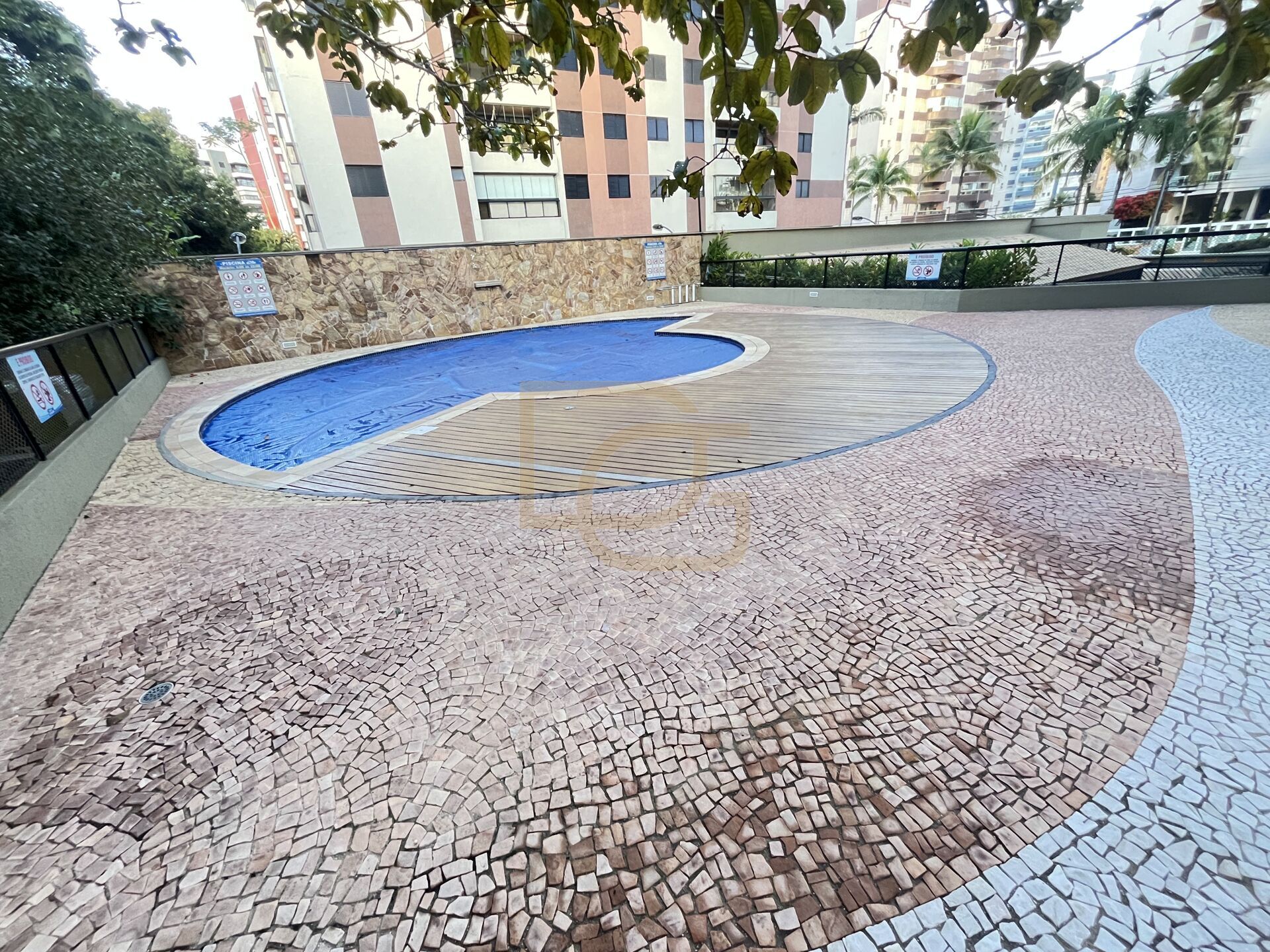 Apartamento à venda com 2 quartos, 67m² - Foto 9