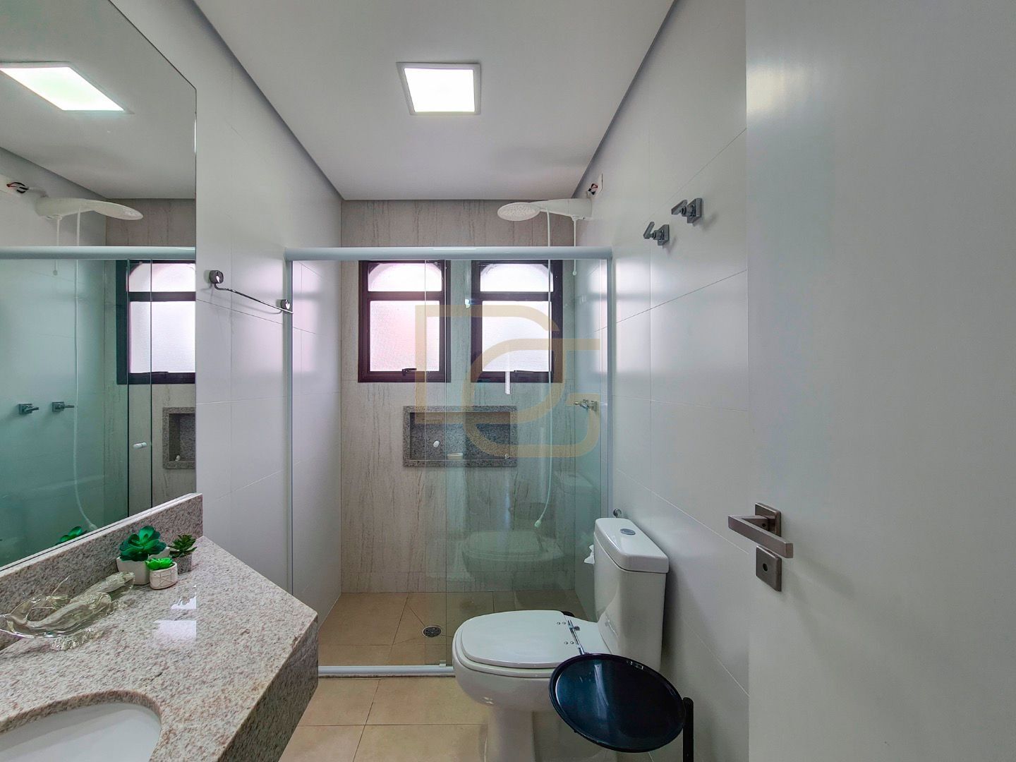Cobertura à venda com 4 quartos, 300m² - Foto 27