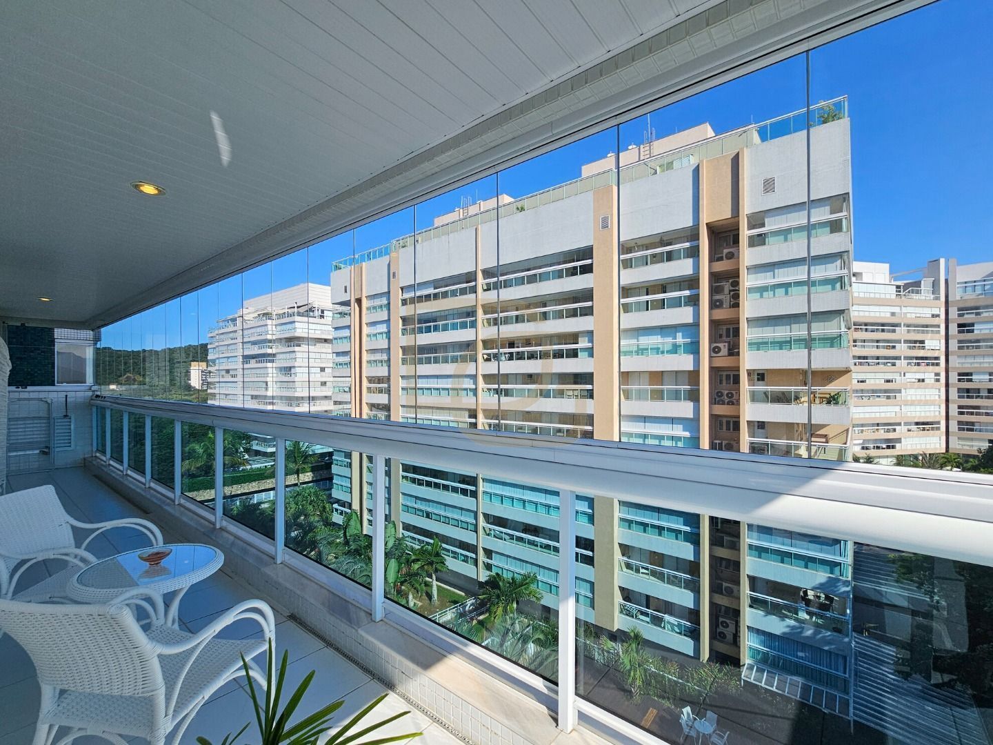 Apartamento à venda com 3 quartos, 98m² - Foto 19